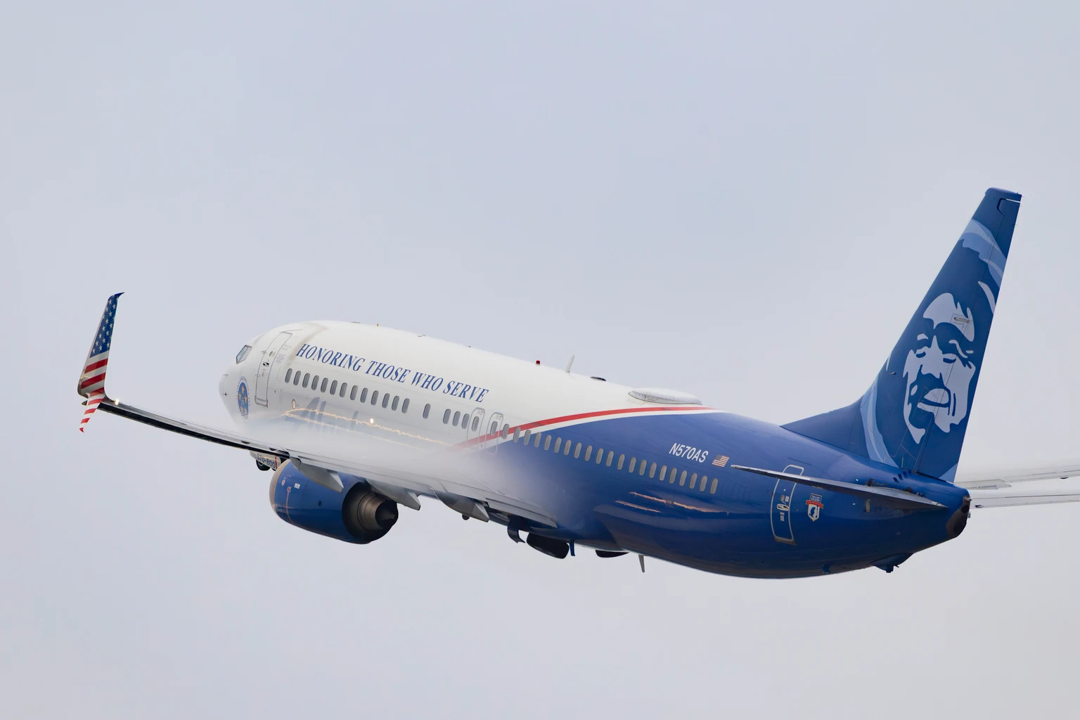Alaska Airlines Honoring Those Who Serve 737