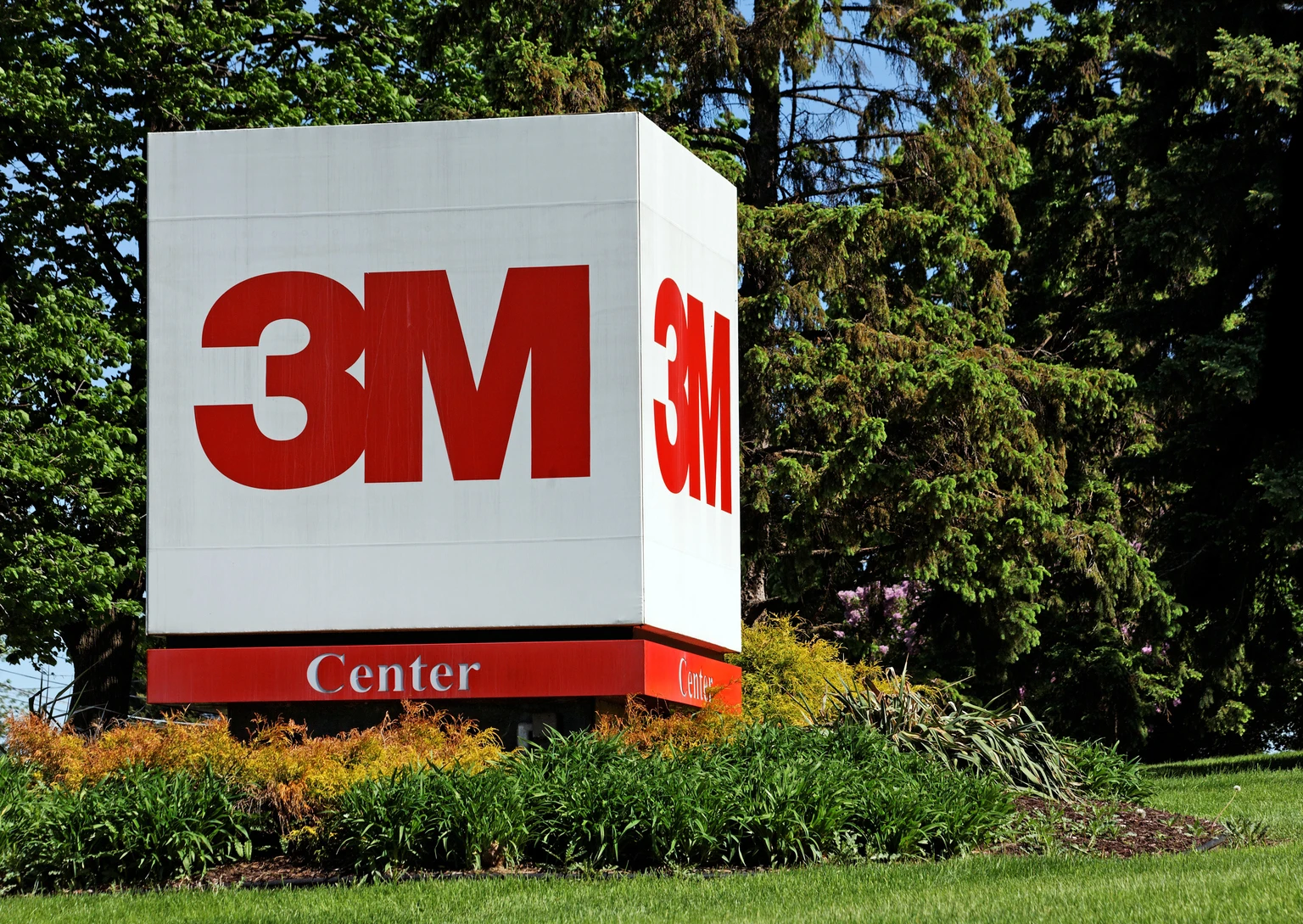 3M Company: AI Infrastructure Buildout Demand Remains Wait-And-See