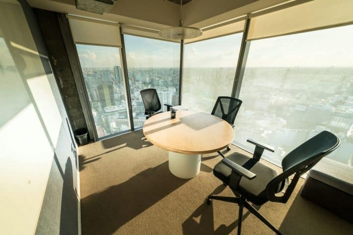 What Roller Blinds Are Suitable for Commercial Spaces?