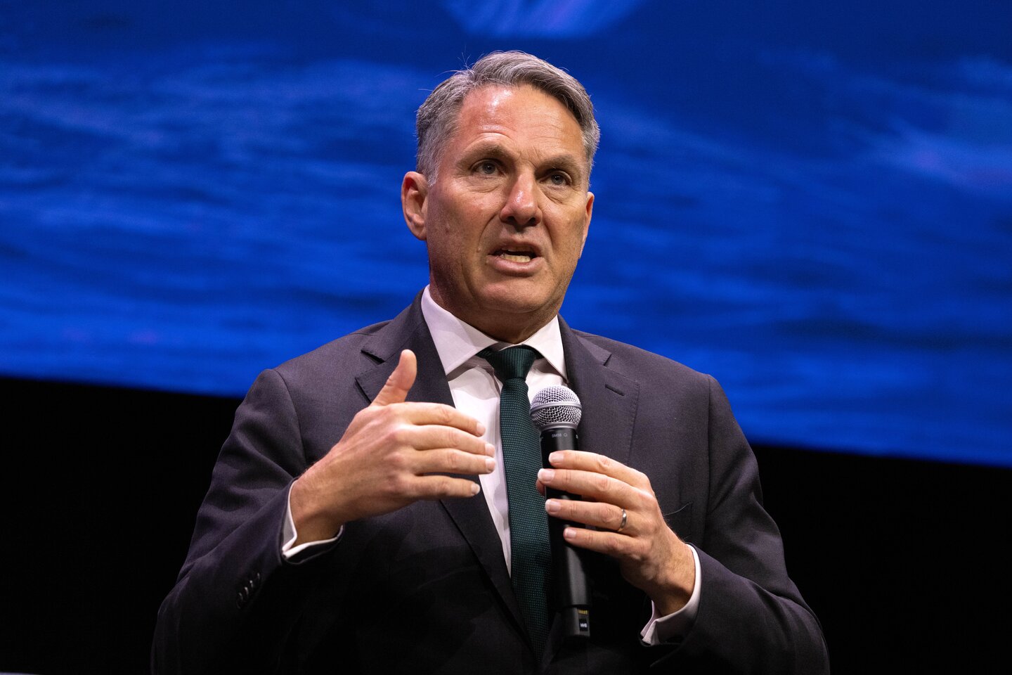 Record defence export deal puts Australia on the radar