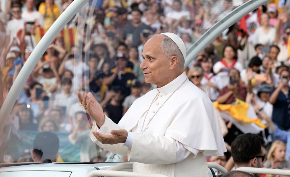 Pope Leo urges Spain's young people to persevere in their faith
