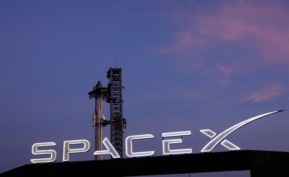Elon Musk's SpaceX prepares for IPO