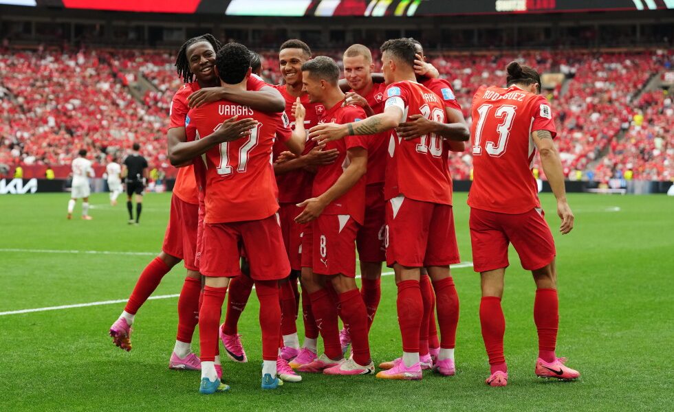 Switzerland beats Canada 2-1 at World Cup, wins Group B