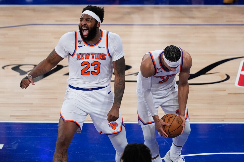 Knicks rally from 29 down, beat Spurs for 3-1 finals lead