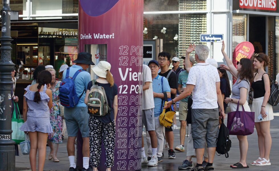 Sweltering heat wave sets new records across Europe