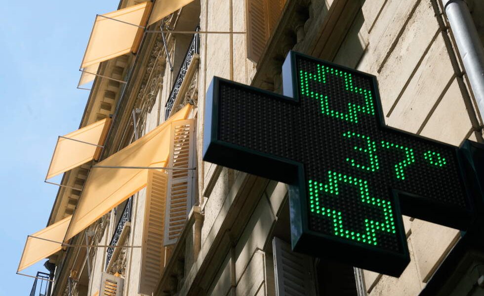 France sizzles in record temperatures