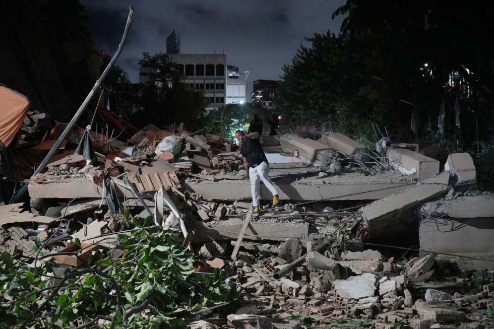 Back-to-back powerful earthquakes hit Venezuela, collapsing buildings in Caracas
