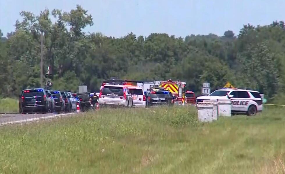 Plane crash in Missouri leaves 12 dead, authorities say