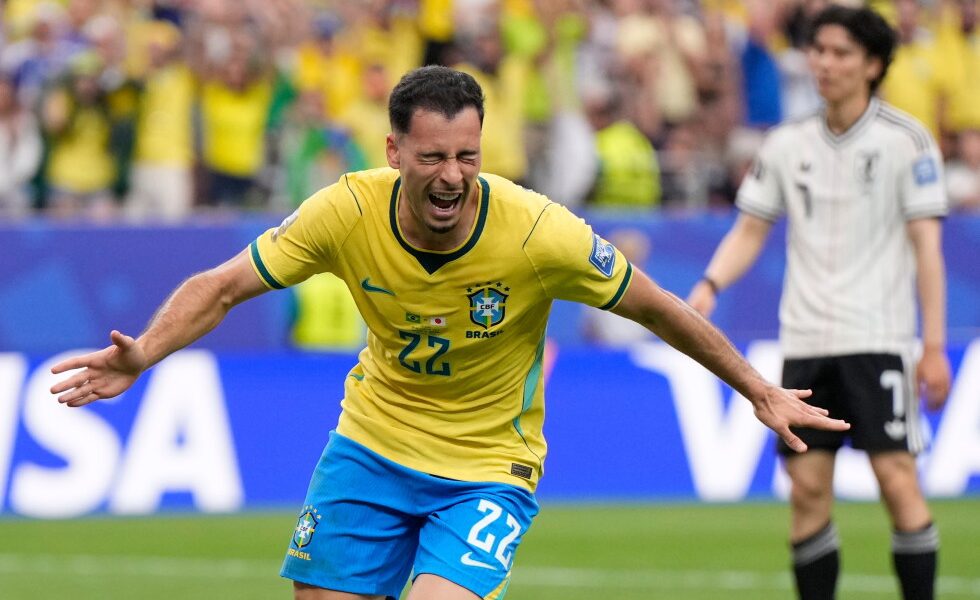 Martinelli scores late to help Brazil beat Japan 2-1 at World Cup