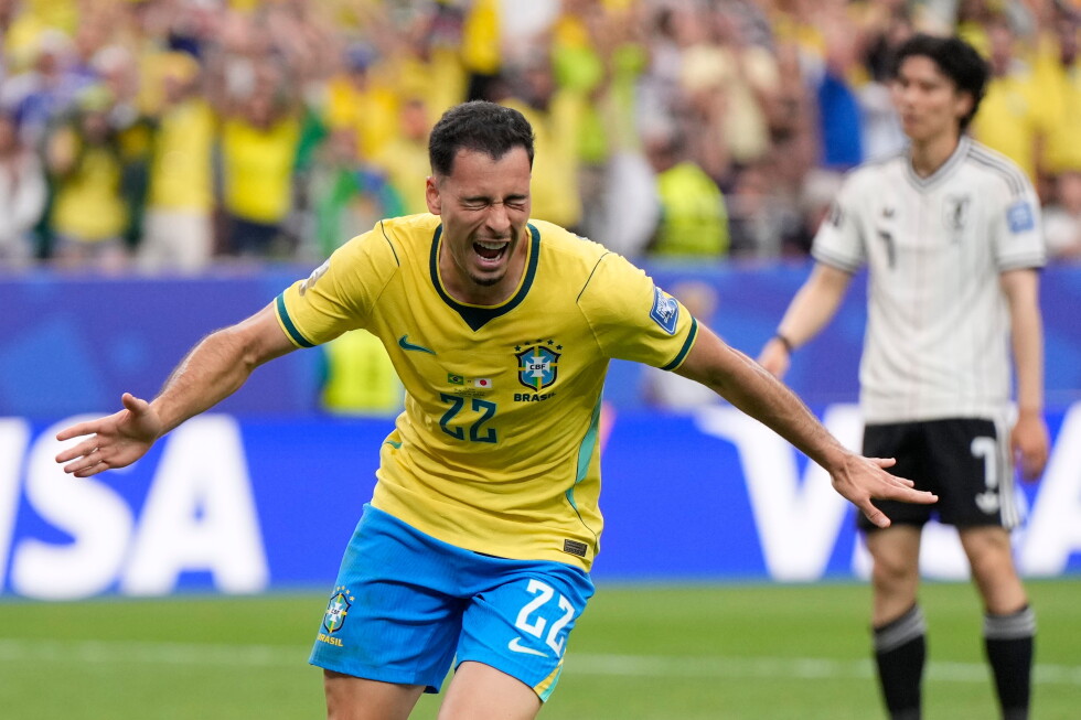 Martinelli scores late to help Brazil beat Japan 2-1 at World Cup