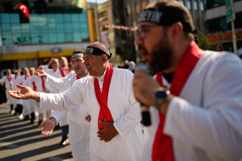 Shiite Muslims mark holy day of Ashoura after months of war