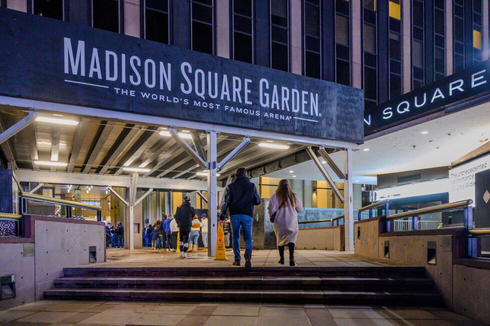 Man falls to his death during Madison Square Garden concert