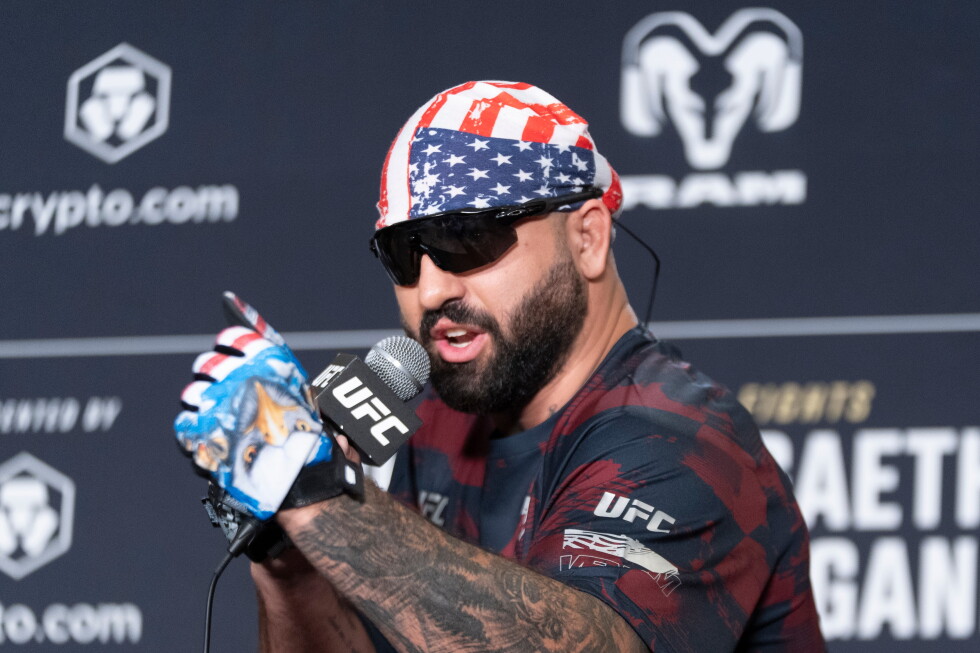 UFC fighters say they're honored to compete in front of President Trump