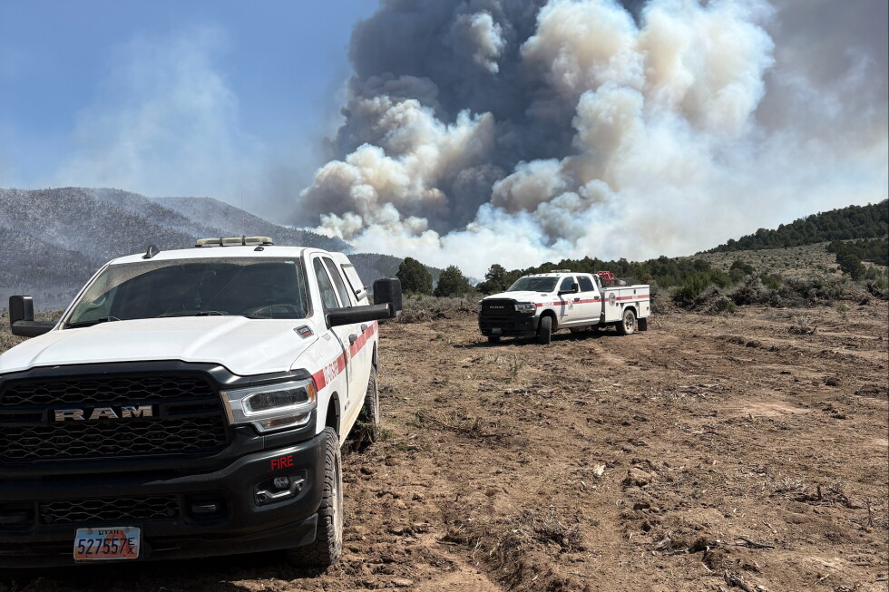 Drought, wind and heat fuel wildfires in west and force evacuations