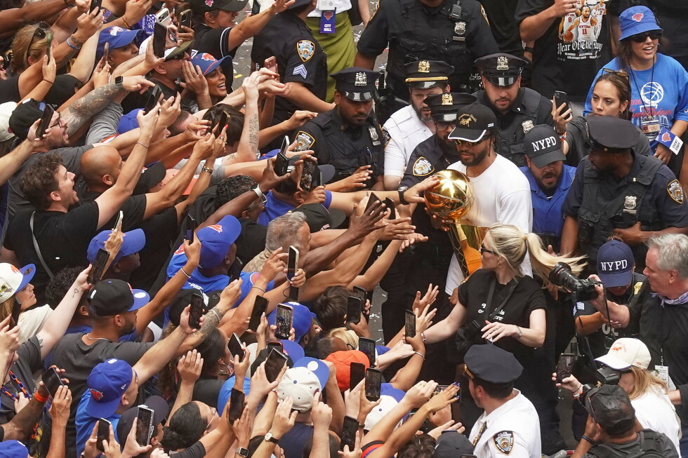 Knicks victory parade rocks New York as fans fill the streets