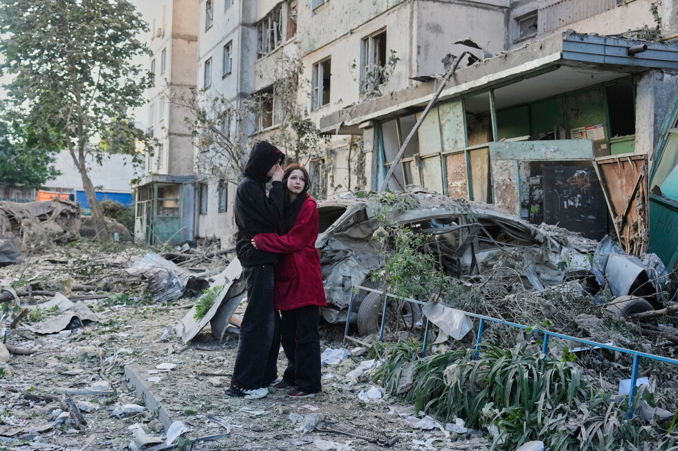 Russian attack on Kyiv kills at least 3