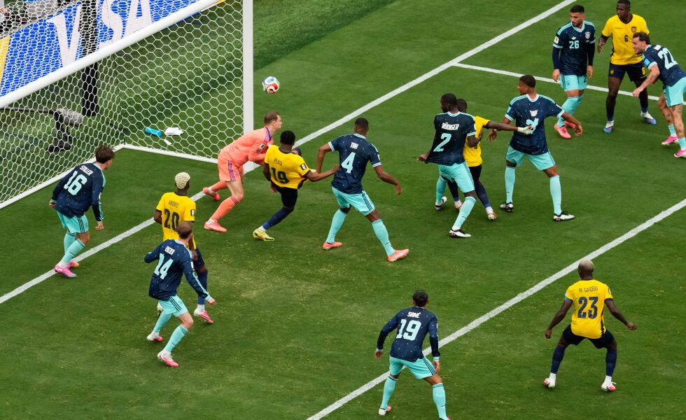 Ecuador advances to World Cup knockout rounds, beats Germany 2-1