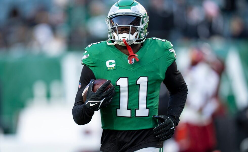 Eagles trade receiver A.J. Brown to Patriots for 1st, 5th-round draft picks