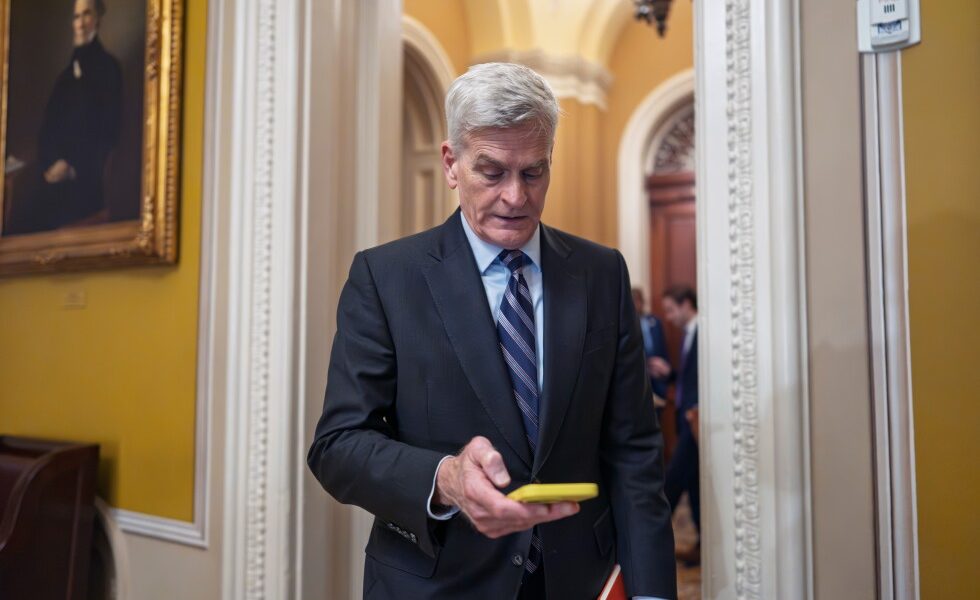 Senate Republicans reject war powers after Trump berates them