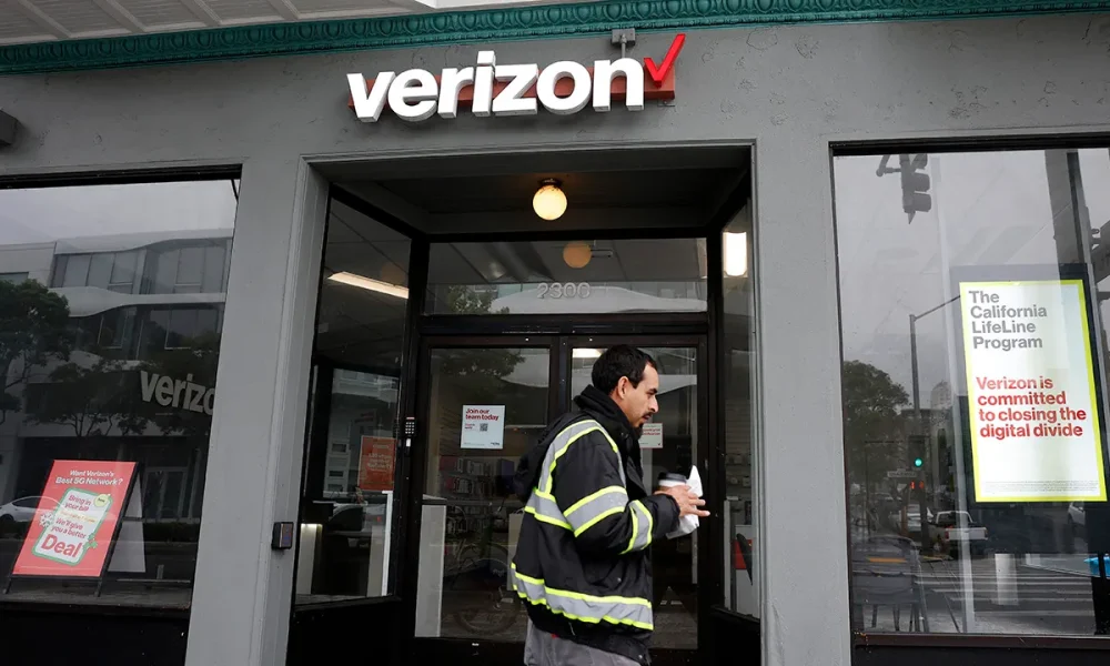 Verizon drops activation and upgrade fees with new simplified plans