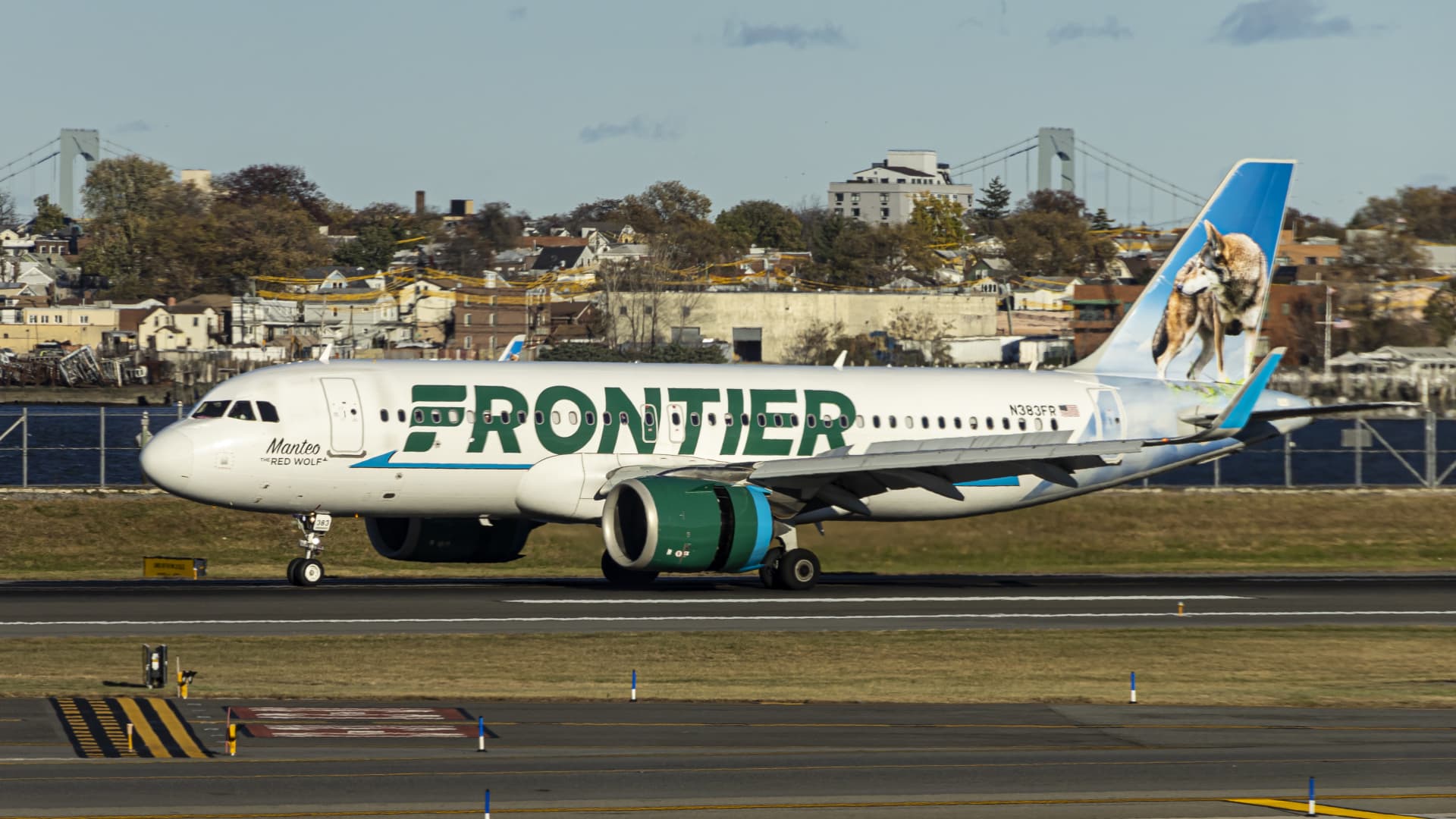 Frontier Airlines to debut Wi-Fi in 2027 with SpaceX's Starlink