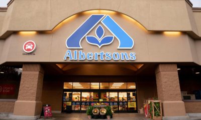 Albertsons stock plunges on lowered outlook, softened grocery trends