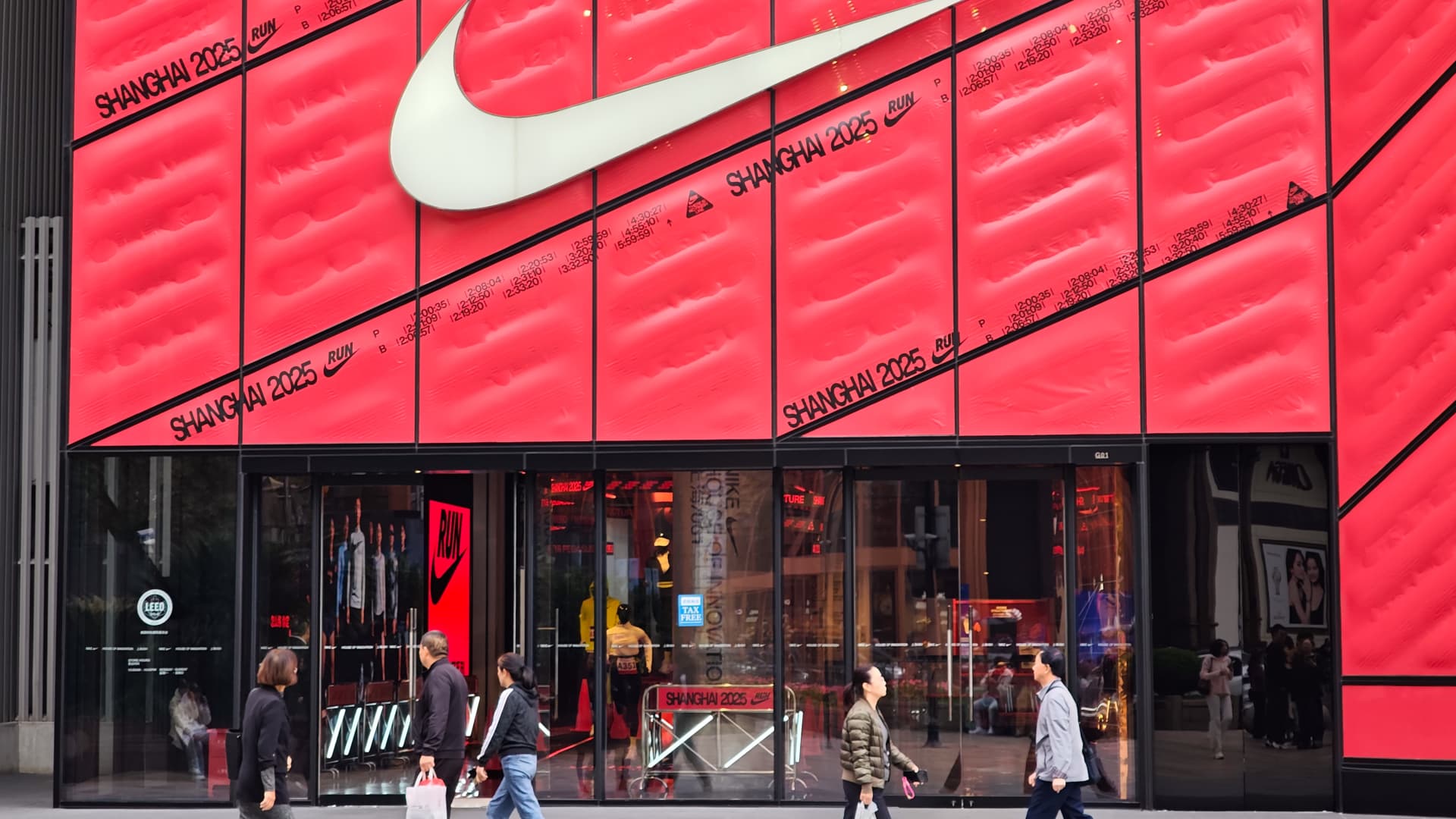 Nike to cut off thousands of online distributors in China