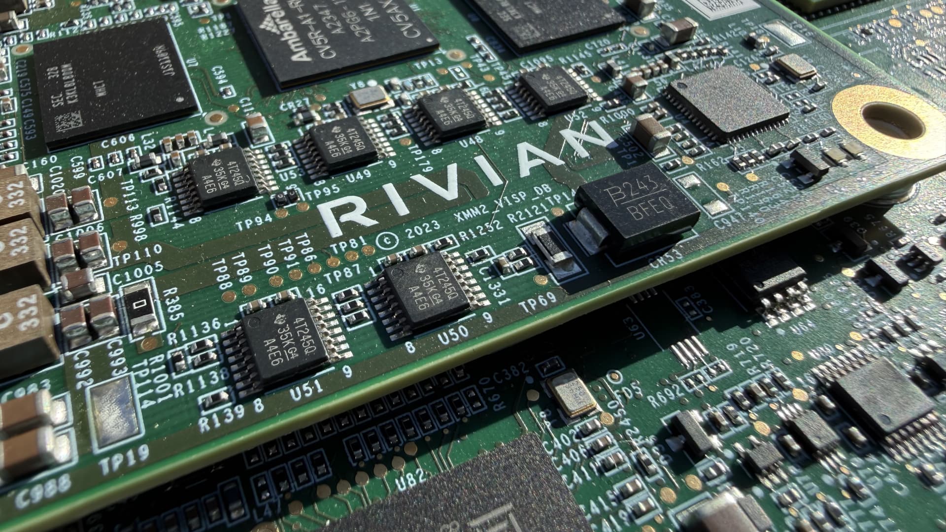 Rivian stock falls 12% amid plans to sell 75 million shares