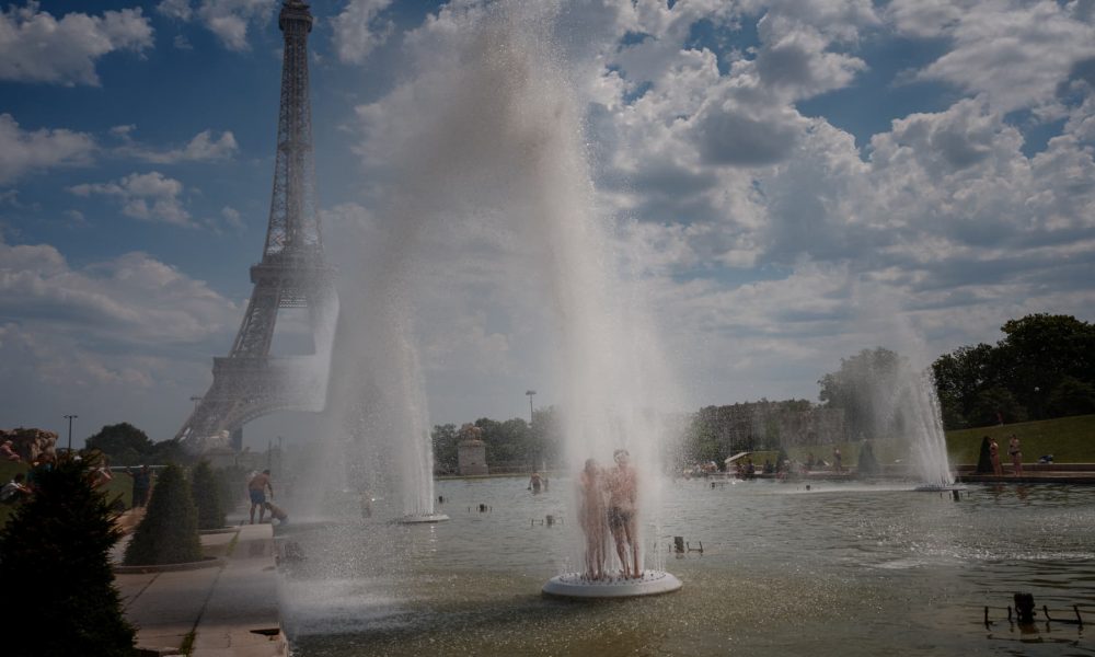 Record heat, crowds drive offseason boom in international travel