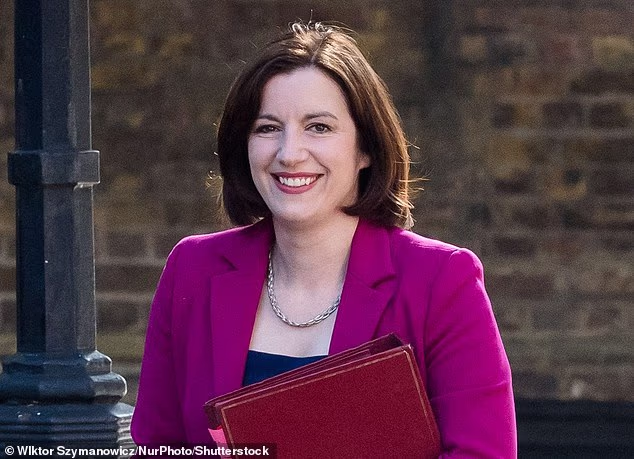 Education Secretary Bridget Phillipson walking to No 10 for a cabinet meeting on June 9, 2026