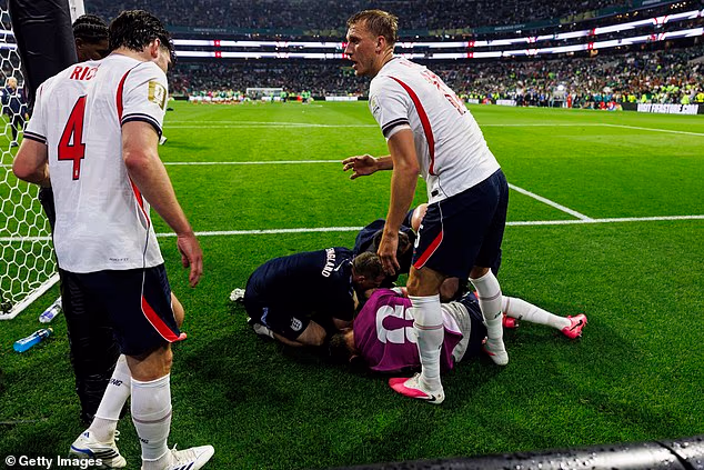 Jordan Henderson suffered what appeared to be a horrific injury after England's victory over Mexico