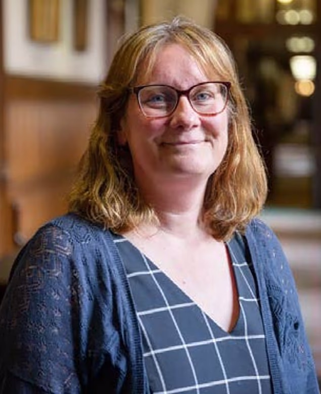 Charlotte Simmonds, ¿managing director at R&R client team¿ and ¿senior responsible officer¿. What curlicues to flourish on LinkedIn, writes Quentin Letts