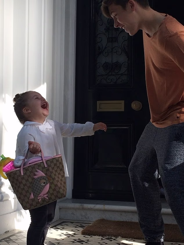 Victoria¿s post appeared to show a picture of Brooklyn with a toddler Harper giggling with delight, before being removed from the post moments later, without explanation