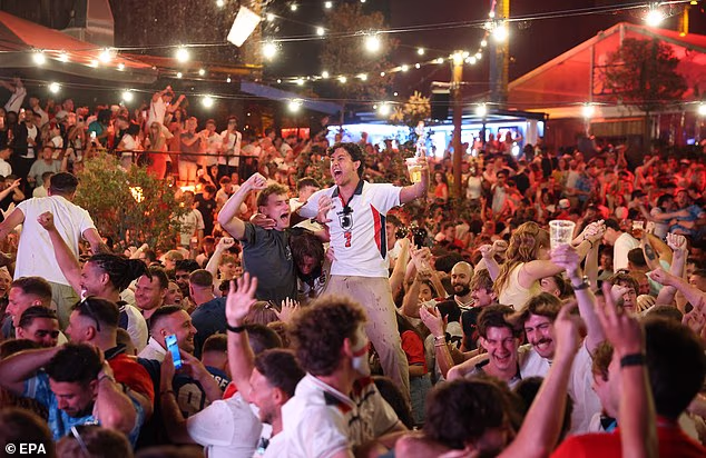 England fans flung pints into the air at pubs up and down the country as Jude Bellingham scored an equaliser in England's World Cup clash against Norway