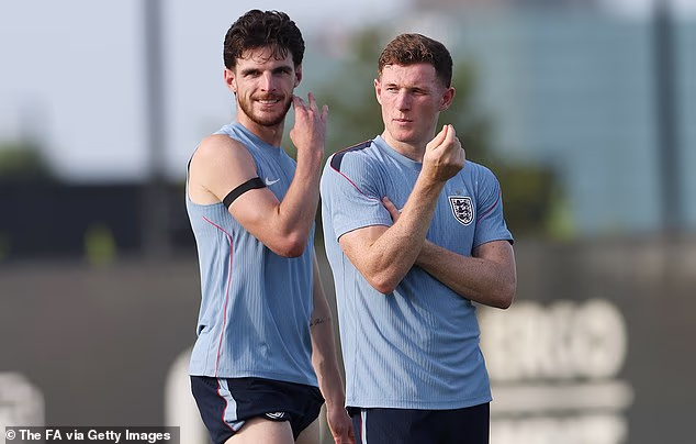 Declan Rice (left) and Elliot Anderson have been earmarked as two key players Argentina must stop if they are to beat England in the World Cup semi-final by the Argentine press