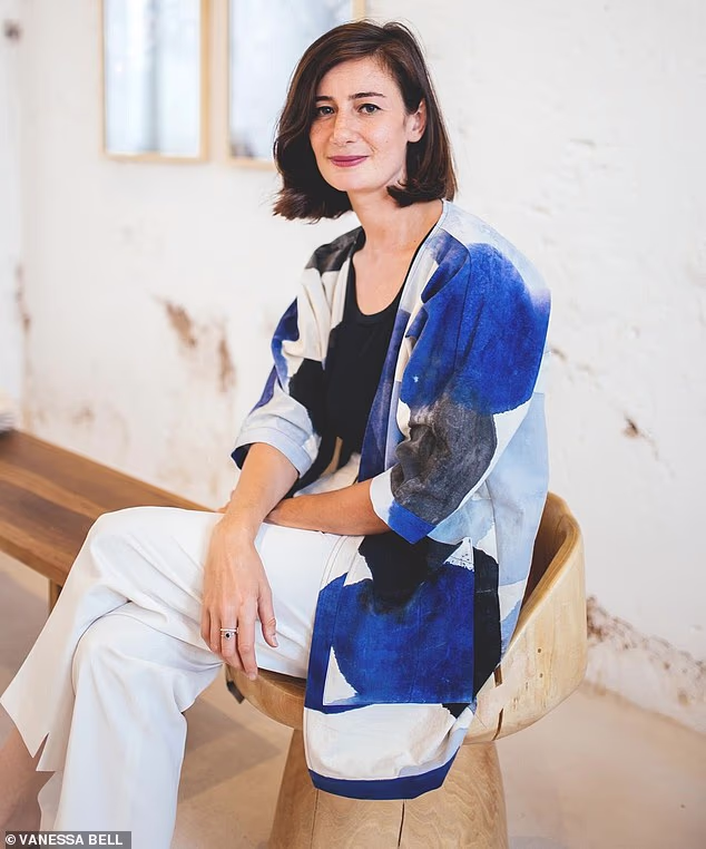 When Lionel Messi and the rest of the Argentine team line up to sing their national anthem tonight, I will be singing my heart out alongside them, writes Vanessa Bell