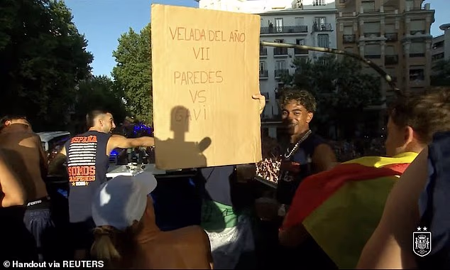 Lamine Yamal mocked Leandro Paredes referring to his altercation with Gavi after the World Cup final