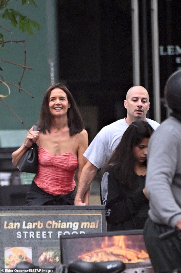 Style icon Katie Holmes proved there's no age limit on the latest trends as she enjoyed a date night with her younger new beau, artist Jason Bard Yarmosky