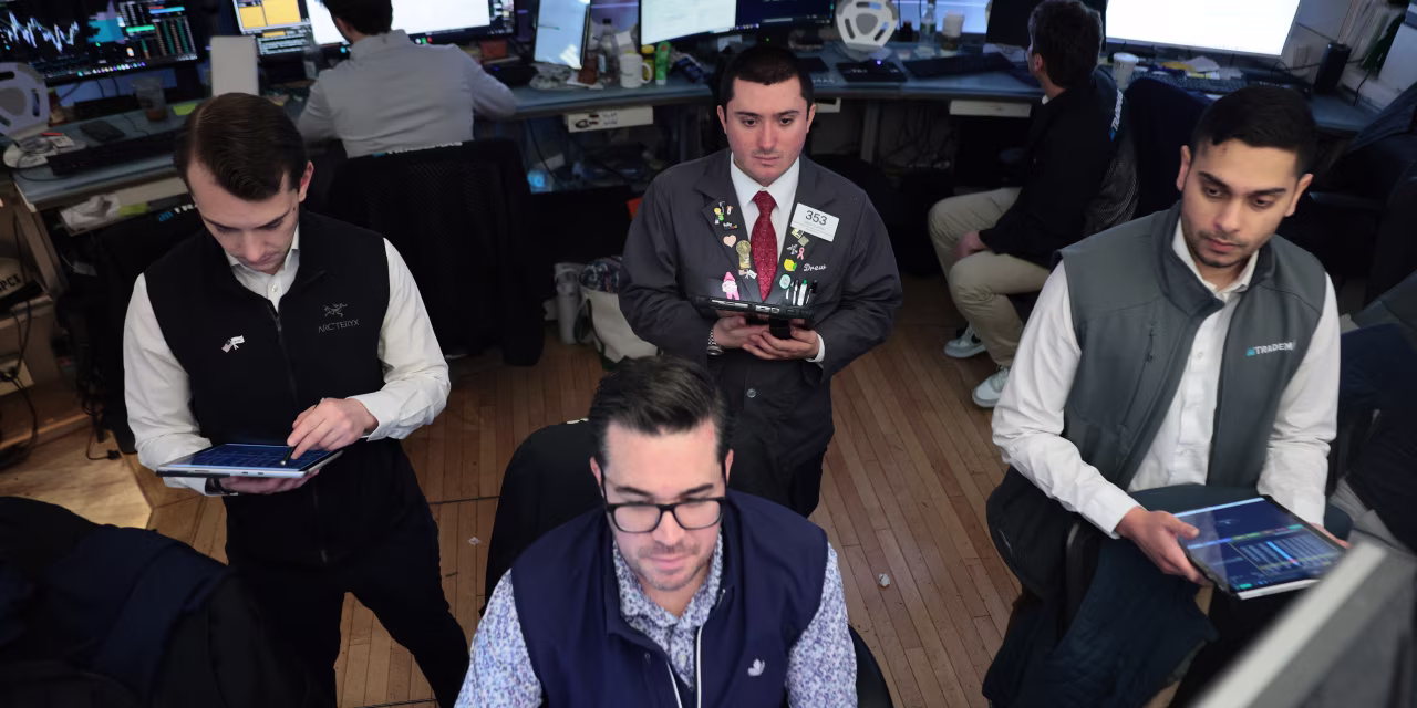 Nasdaq Advances, on Track to Wrap Quarter With 20% Gain