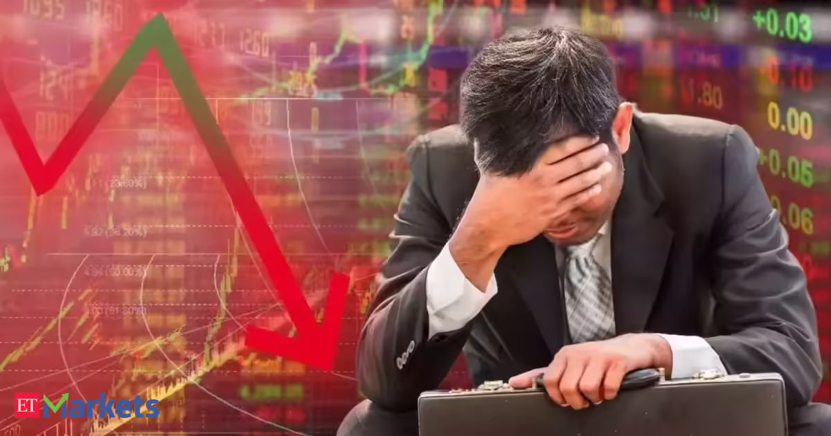 US stocks today: Dow falls 500 points after Trump says Iran deal is 'over'