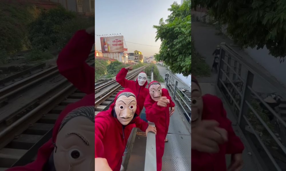 Money Heist Run Away From The Camera For 10s | Part 4 |#shorts #moneyheist #parkour #moneyheistkorea