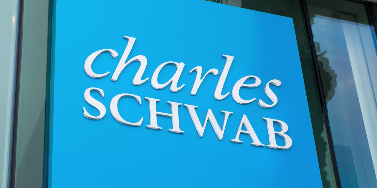 Charles Schwab Beats Earnings Estimates. Its Customers Just Can’t Get Enough.
