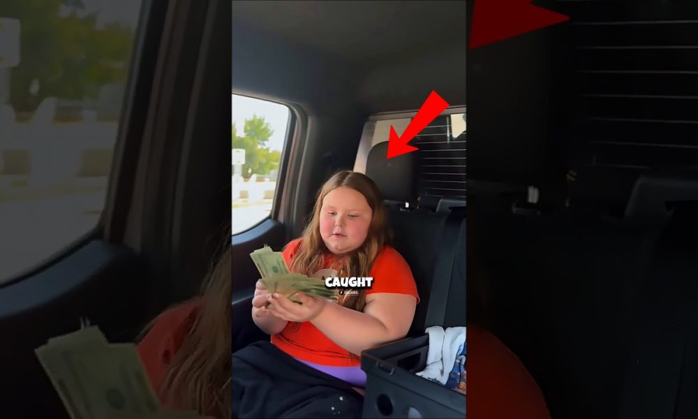 She Took Her Mom's Money (@amelia_vlaz)