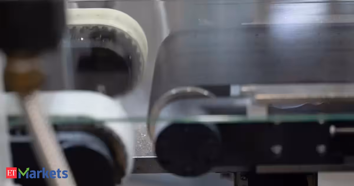 Glass-maker Corning shares plunge 20% on lower sales forecast