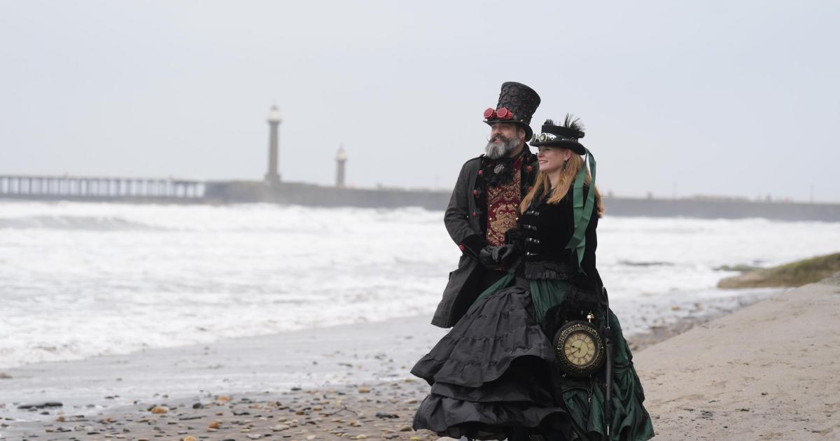 Whitby - Steampunk Weekend brings Victorian elegance to town