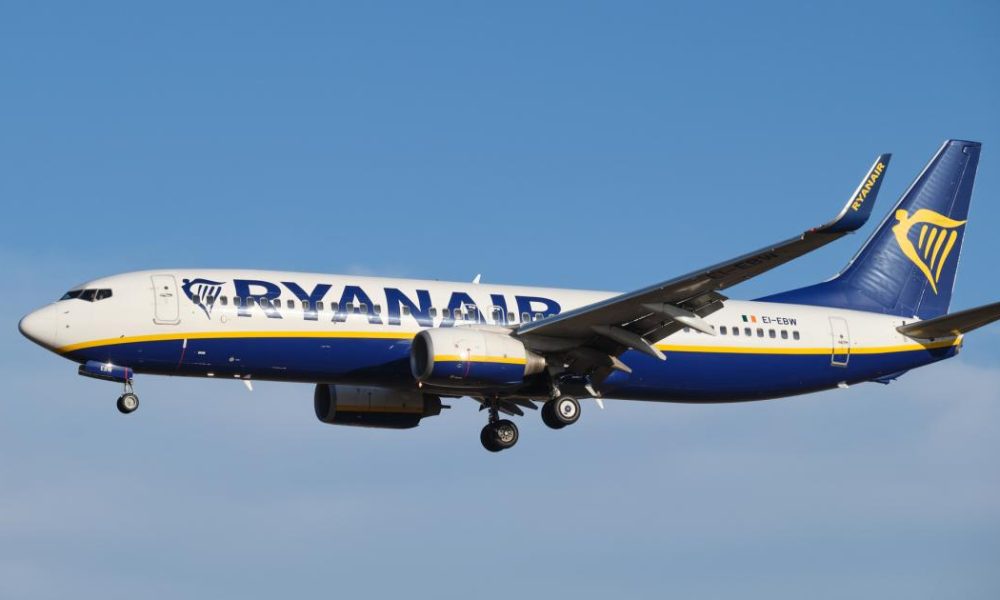 Holidaymaker's passport warning as Ryanair refuse flight