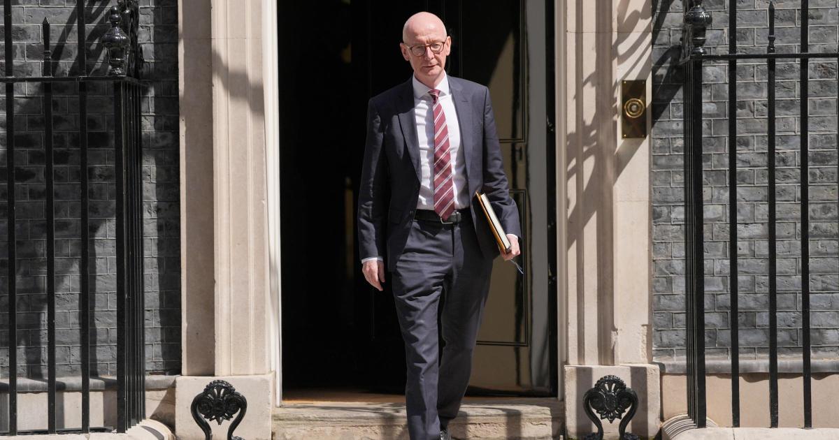 State Pension Age warning as MPs demand Universal Credit boost