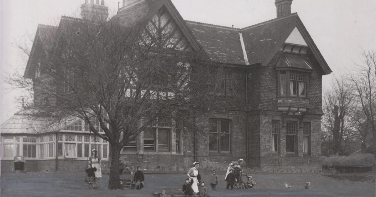 Old photos offer snapshot of York's forgotten past