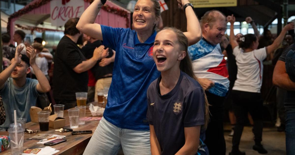 Darlington market to hold 'twlight fan zone' for England v Mexico