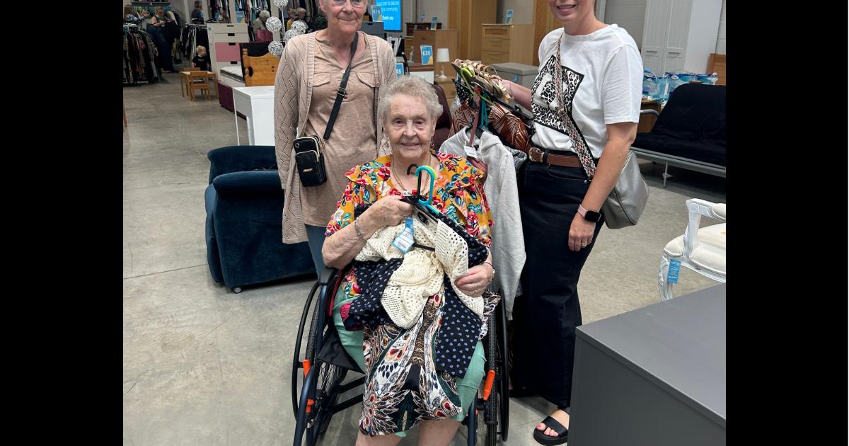 St Leonard's Hospice opens new shop in York neighbourhood